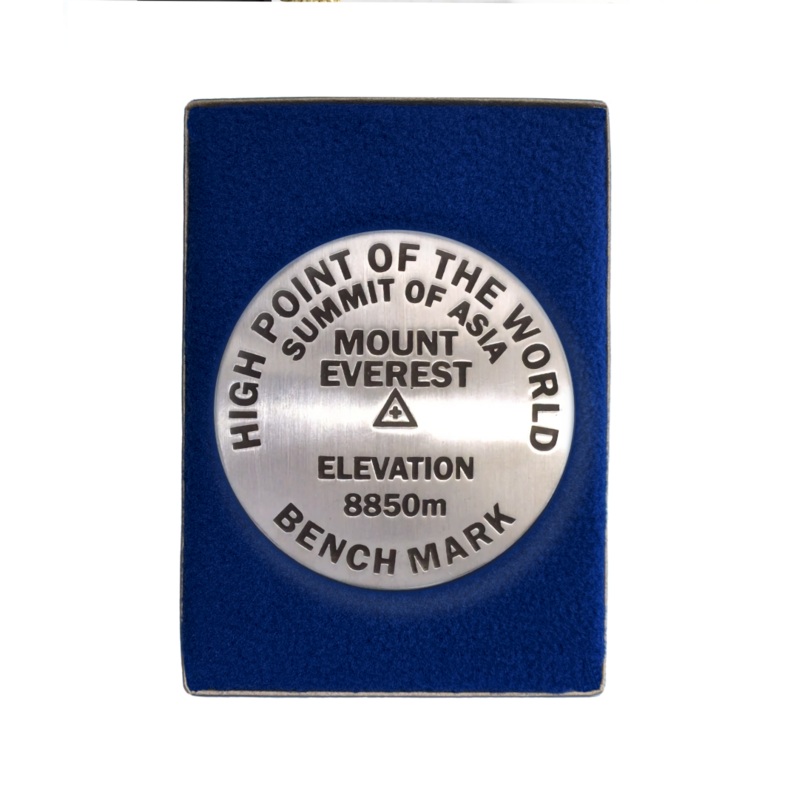 HIGHPOINT OF THE WORLD EVEREST Paperweight