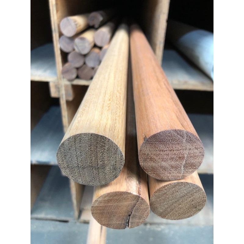 SPOTTED GUM Dowel 40mm (lineal metre)