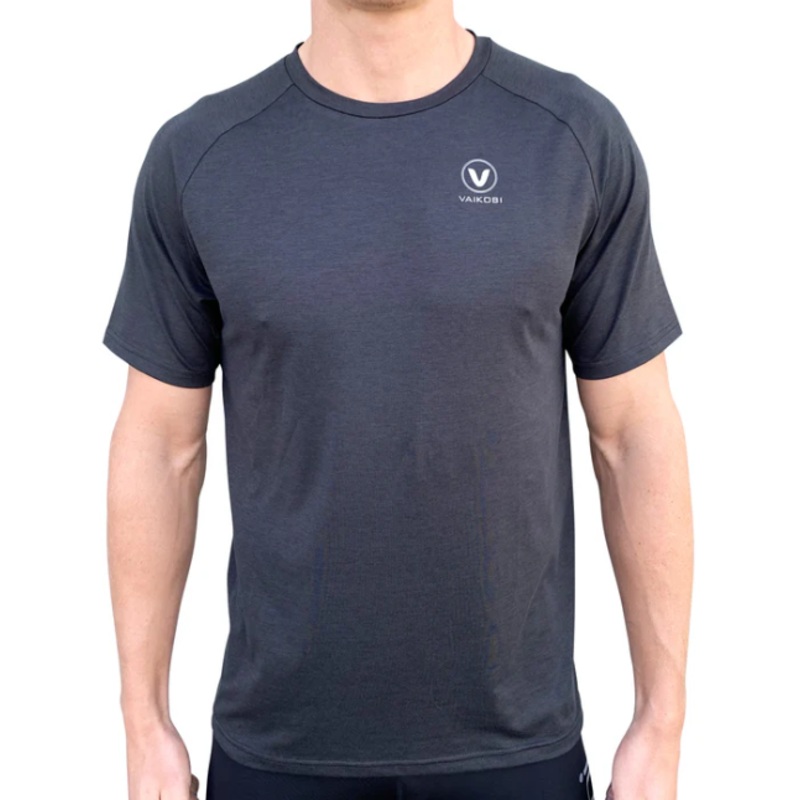 VAIKOBI MENS UV PERFORMANCE S/S TECH TEE- CHARCOAL